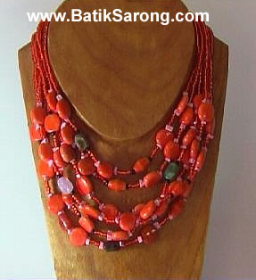 GLASS BEADS NECKLACE