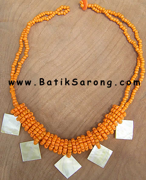 Bali jewelry made of pearl shells and beads