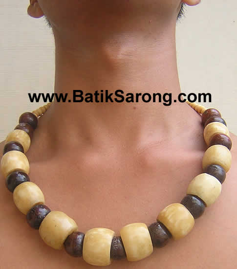 Wooden Bead Necklace with Paddy Pendant and Earrings - Free size