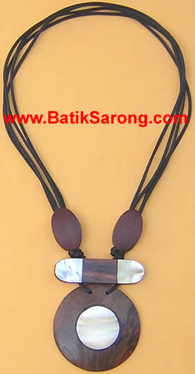 DEALER SHELL NECKLACES JEWELRY BALI INDONESIA