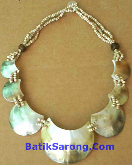 PRODUCER SHELL NECKLACES JEWELRY BALI INDONESIA