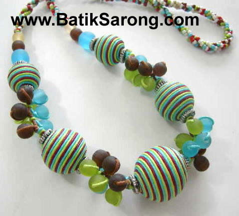 wood necklaces jewelry