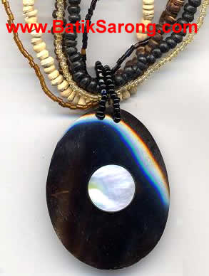 Coco Beads Necklace with Resin & MOP Shell Pendant